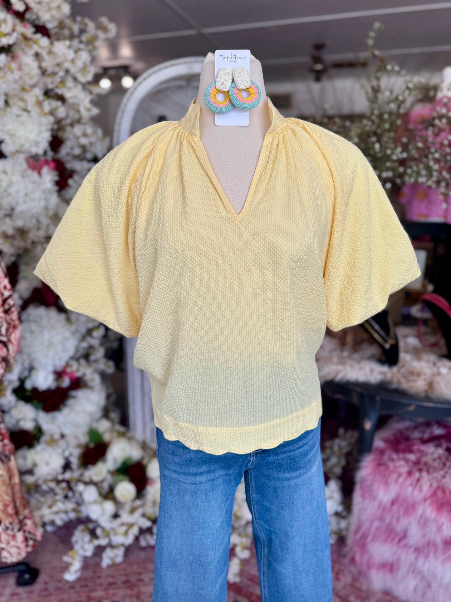 Lemon V-Neck Searsucker Top
