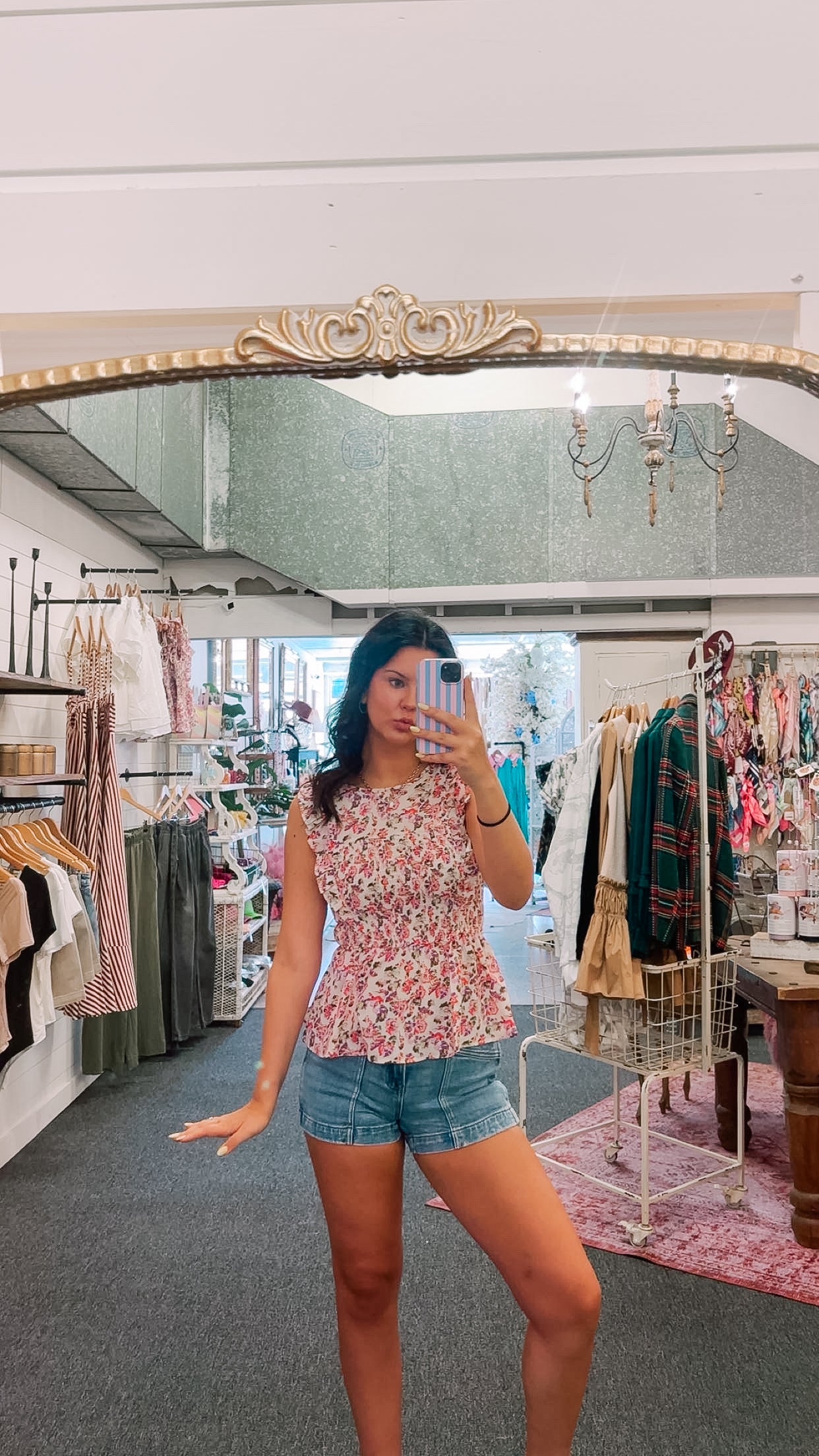 Floral Print Keyhole Back Blouse