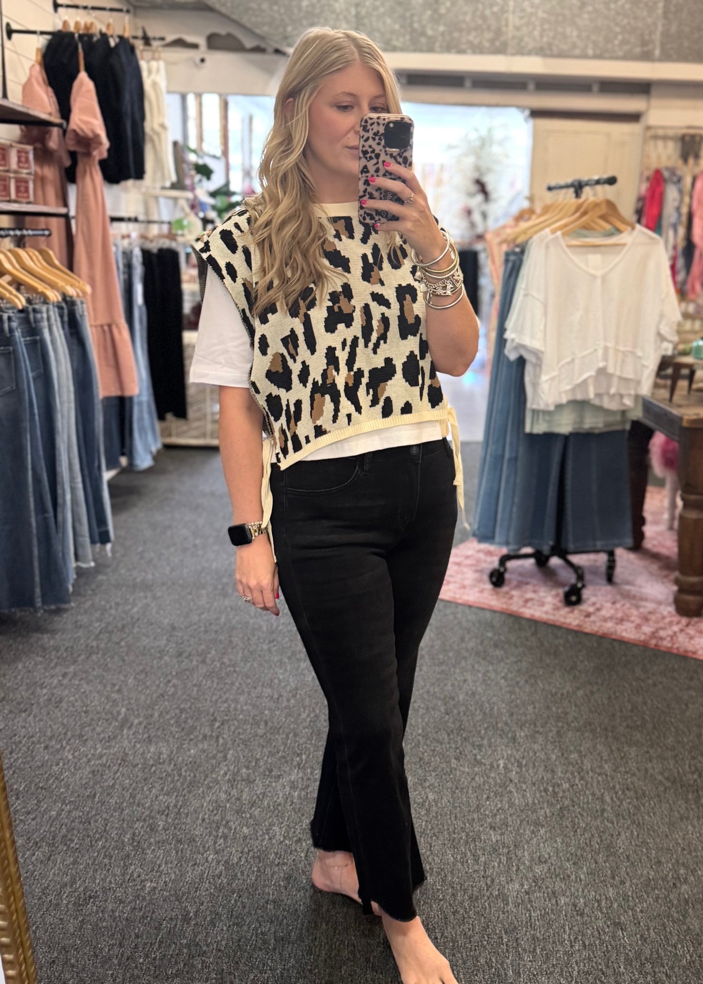 Vervet Mid Rise Crop Flare, Black