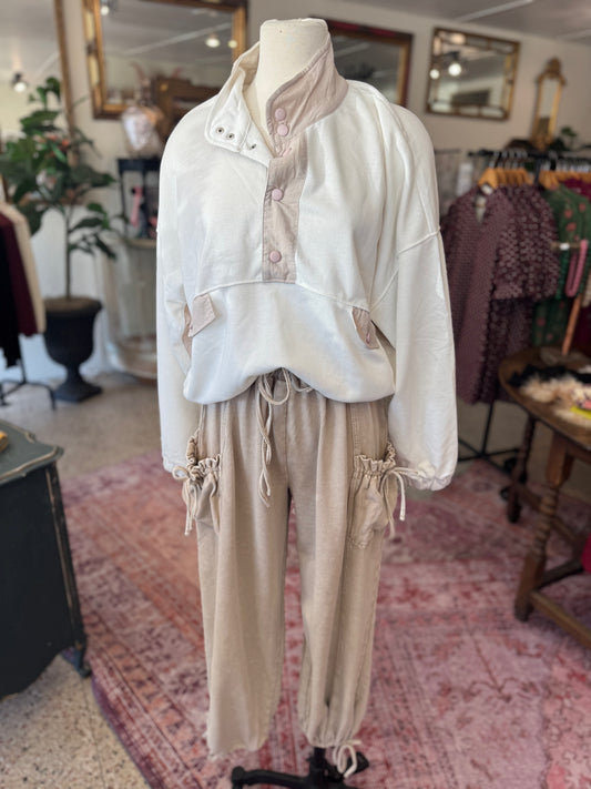 Contrast Color Pullover